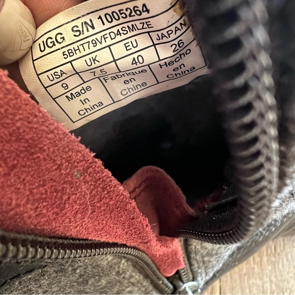 UGG Booties Black Leather Zip Women’s Size 9 - Picture 14 of 15